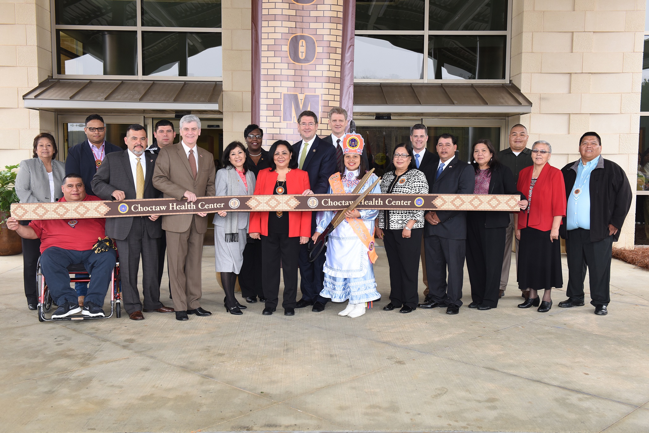 Mississippi Choctaws hold ribbon-cutting at $55M health center