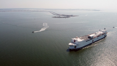 USNS Comfort (T-AH 20) Departs Norfolk